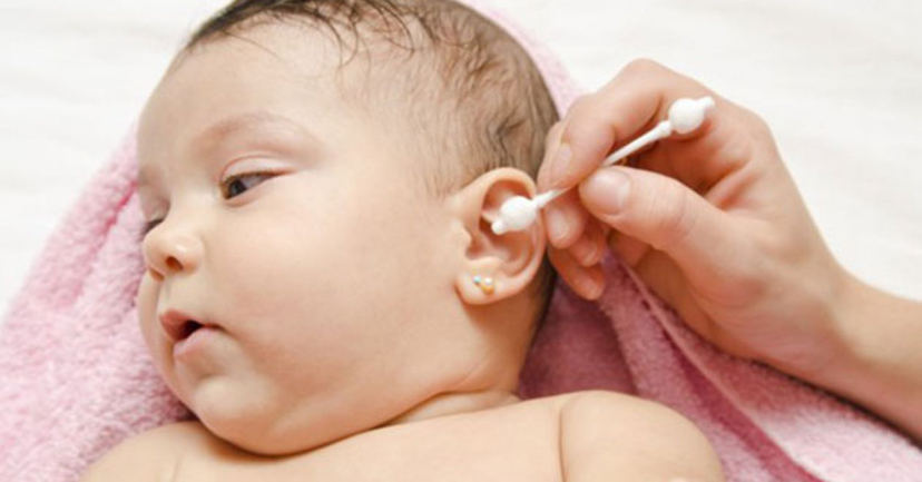 Triệu chứng bệnh Viêm tai giữa ở trẻ em và 5 biến chứng nguy hiểm