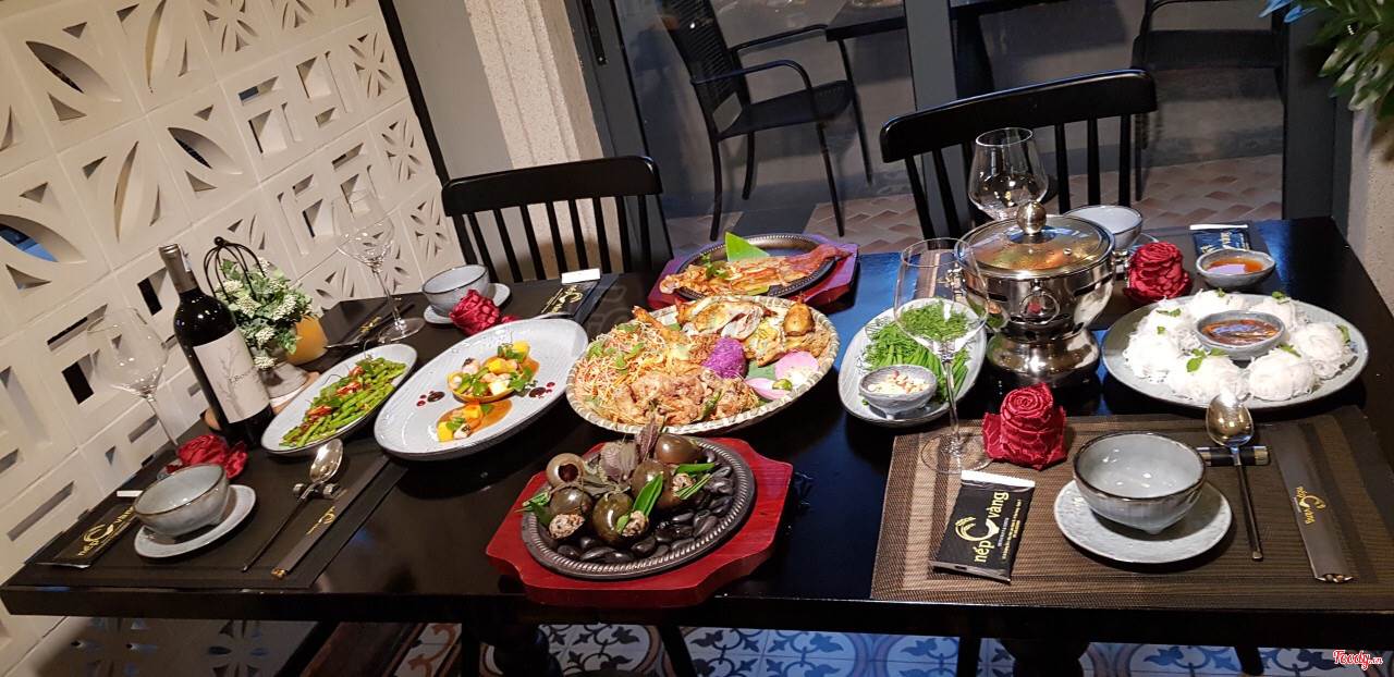 Nhà hàng Nếp Vàng