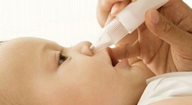 Vệ sinh mũi cho trẻ thế nào mới đúng?