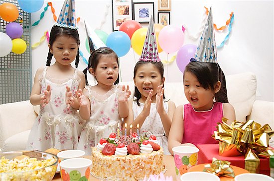 Bàn tiệc sinh nhật